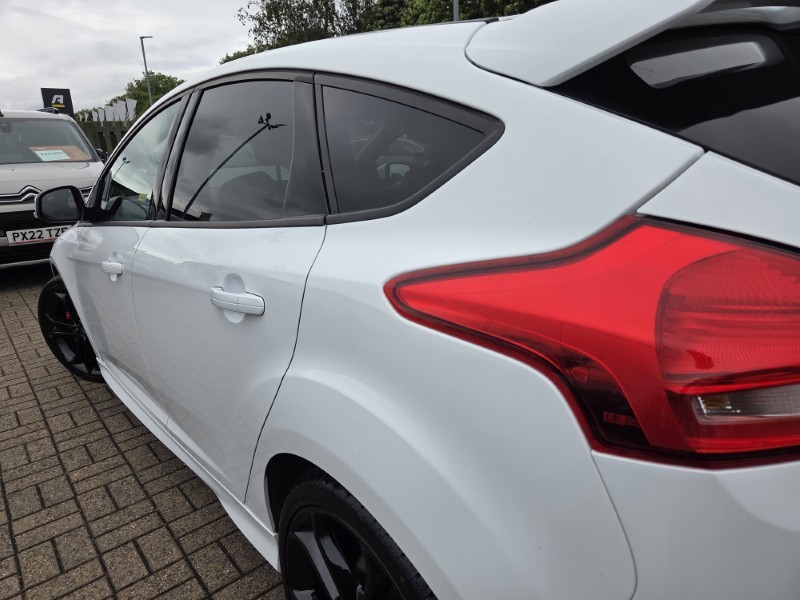 2018 (18) FORD FOCUS 2.0T EcoBoost ST-2 Navigation 5dr 5481702