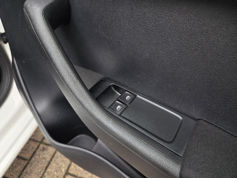 2018 (67) SKODA FABIA 1.0 TSI Colour Edition 5dr 5481999