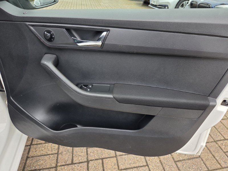 2018 (67) SKODA FABIA 1.0 TSI Colour Edition 5dr 5481998