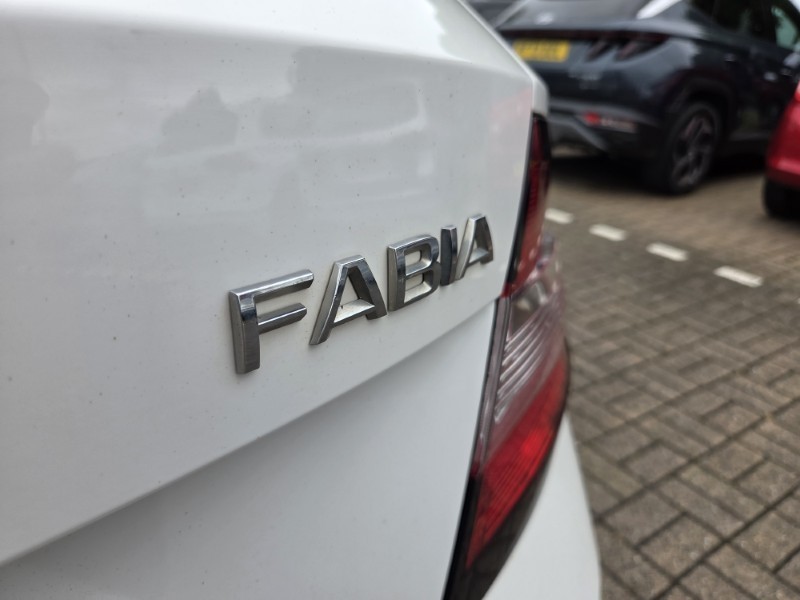 2018 (67) SKODA FABIA 1.0 TSI Colour Edition 5dr 5481979