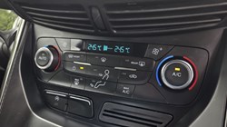 2018 (18) FORD KUGA 2.0 TDCi Titanium 5dr 2WD 5481682