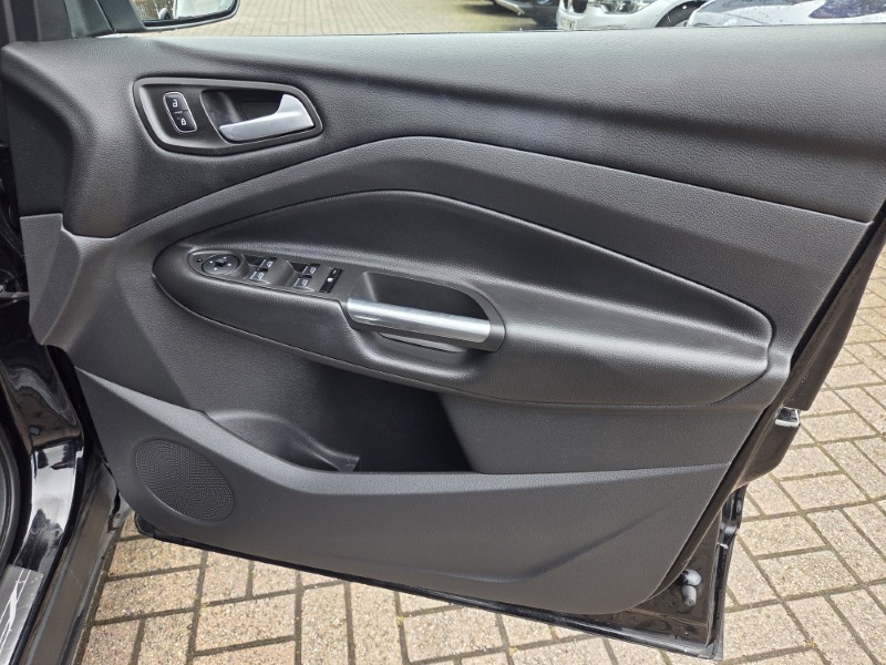 2018 (18) FORD KUGA 2.0 TDCi Titanium 5dr 2WD 5481676