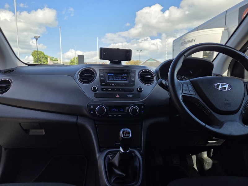 2018 (18) HYUNDAI I10 1.2 Premium 5dr 5481416