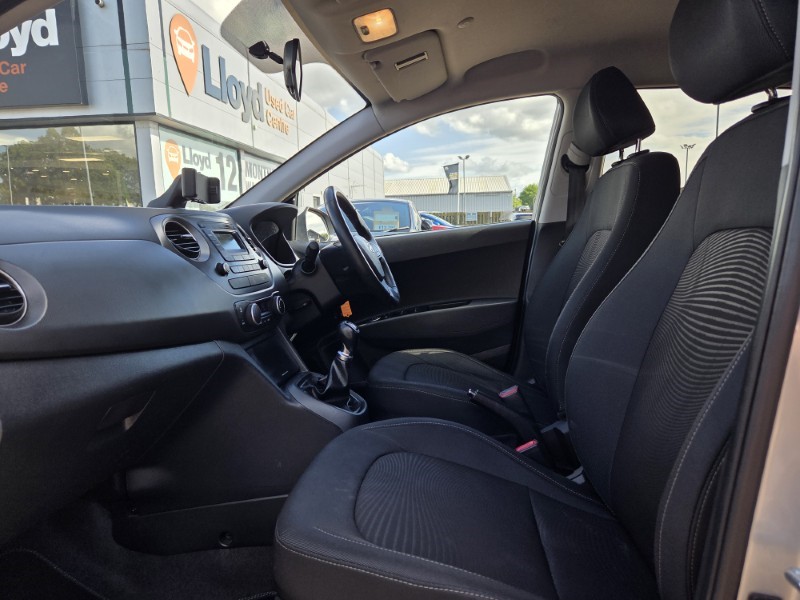 2018 (18) HYUNDAI I10 1.2 Premium 5dr 5481419