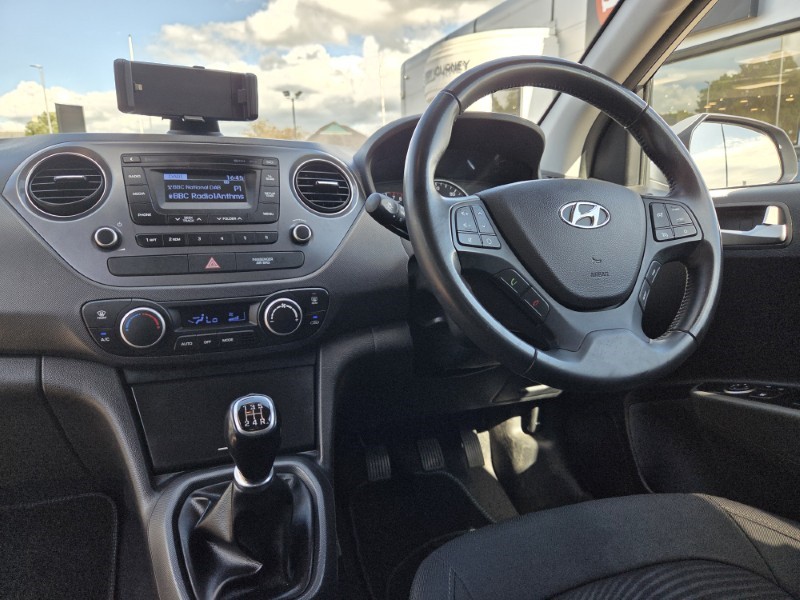 2018 (18) HYUNDAI I10 1.2 Premium 5dr 5481417