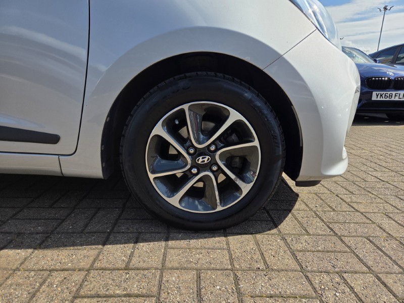 2018 (18) HYUNDAI I10 1.2 Premium 5dr 5481395
