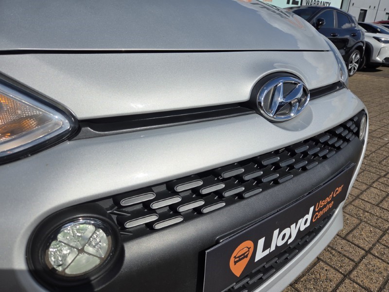 2018 (18) HYUNDAI I10 1.2 Premium 5dr 5481401