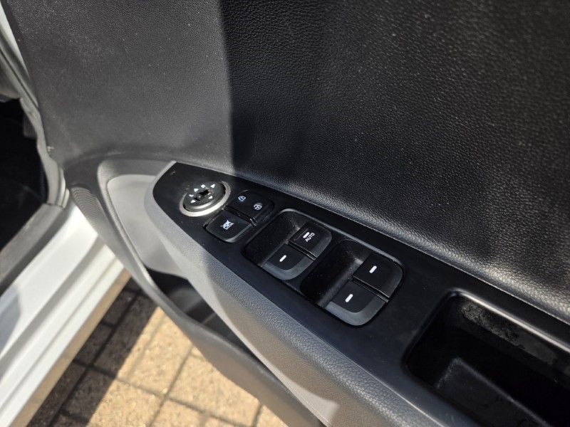 2018 (18) HYUNDAI I10 1.2 Premium 5dr 5481423