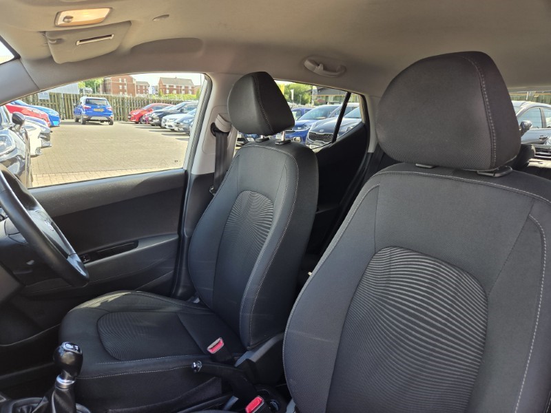 2018 (18) HYUNDAI I10 1.2 Premium 5dr 5481420