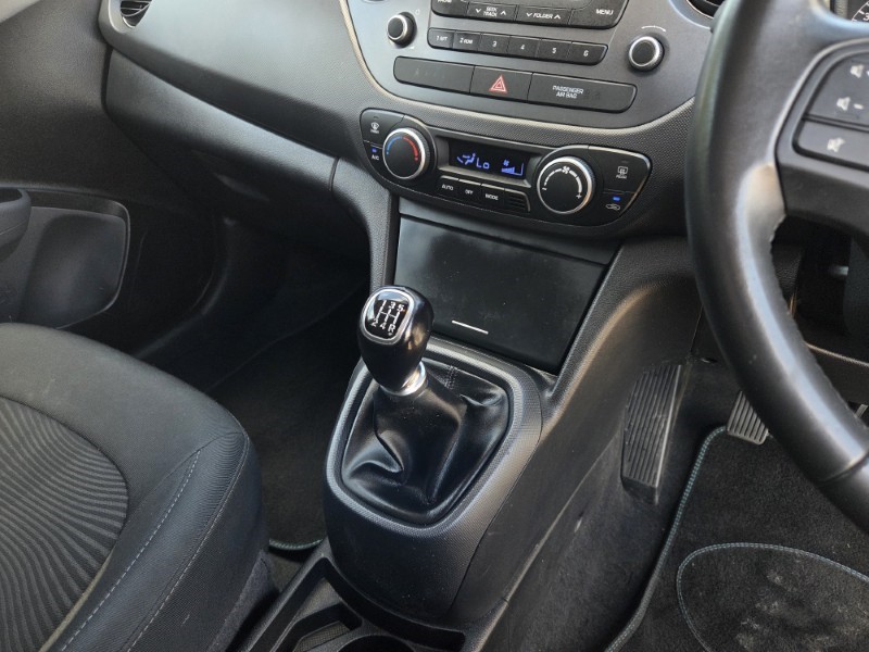 2018 (18) HYUNDAI I10 1.2 Premium 5dr 5481427