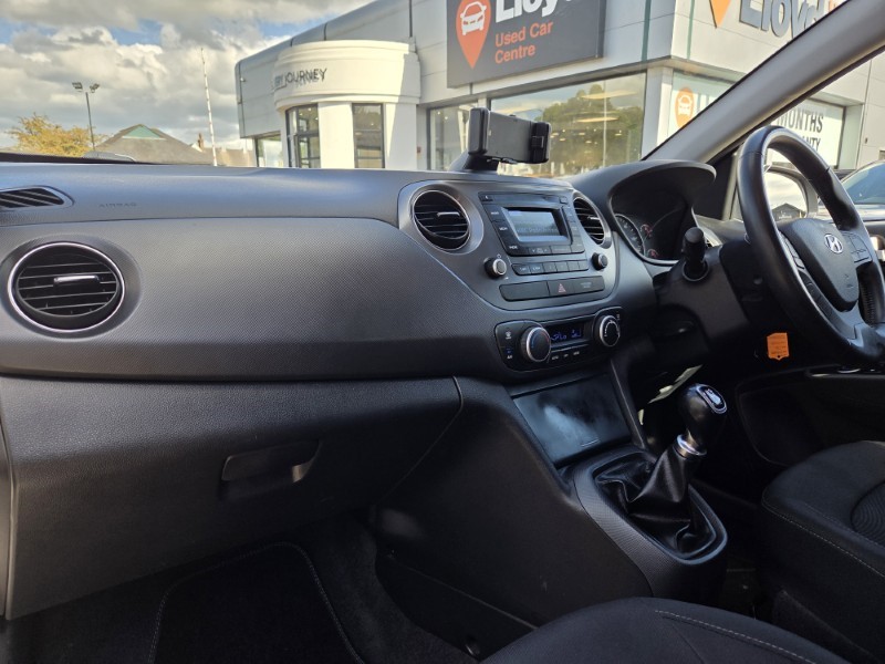 2018 (18) HYUNDAI I10 1.2 Premium 5dr 5481418