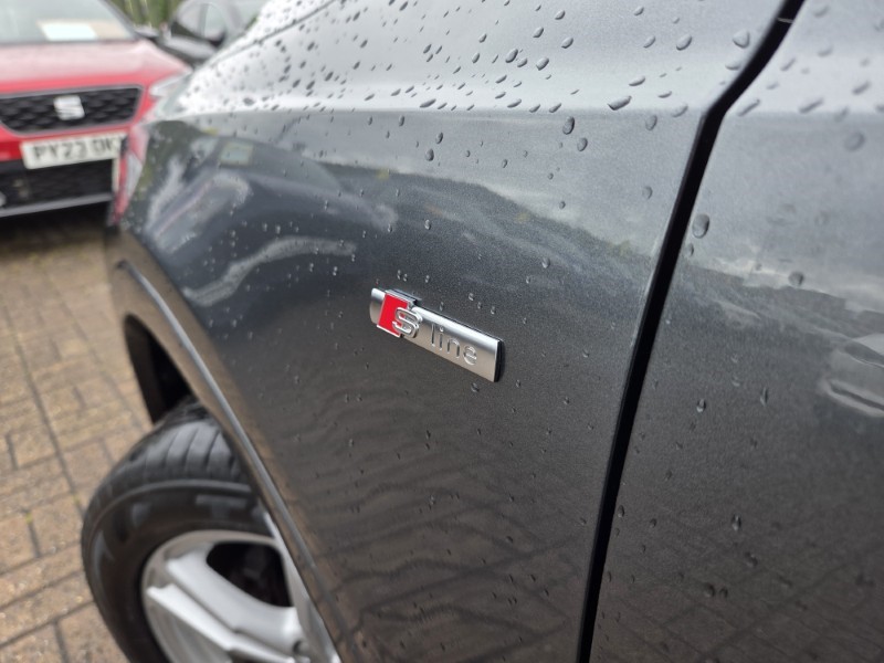 2018 (18) AUDI Q3 2.0 TDI Quattro S Line Edition 5dr 5481144