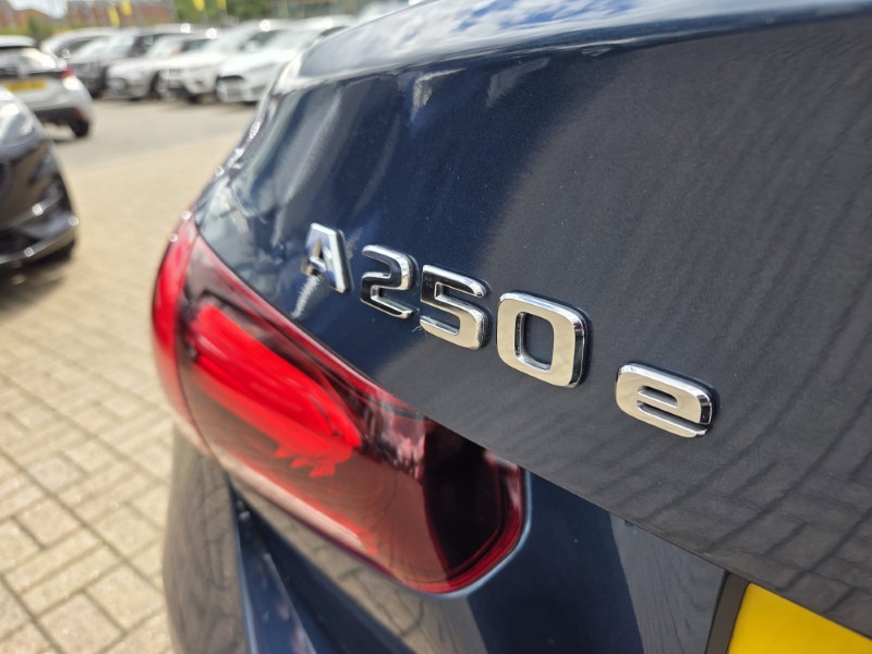 2021 (71) MERCEDES-BENZ A CLASS A250e AMG Line Premium Edition 4dr Auto 5491240