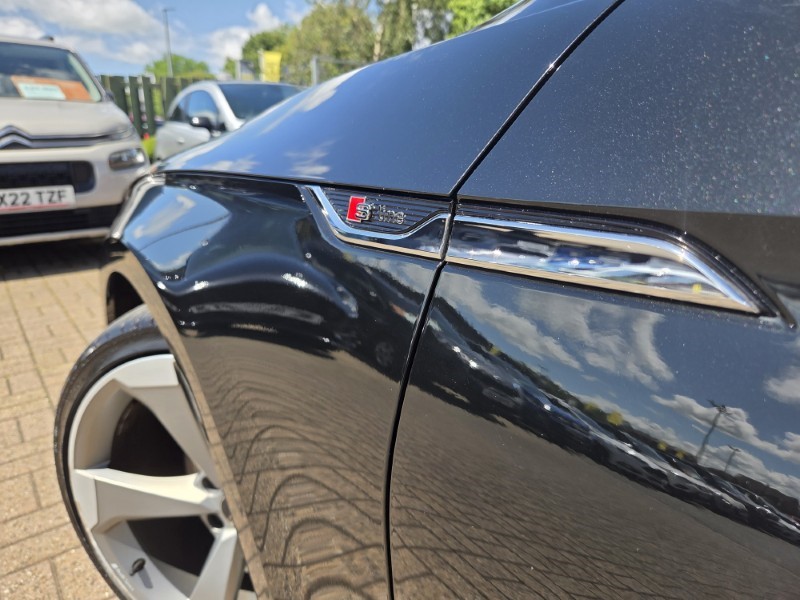 2019 (19) AUDI A5 35 TFSI Black Edition 2dr S Tronic 5485399