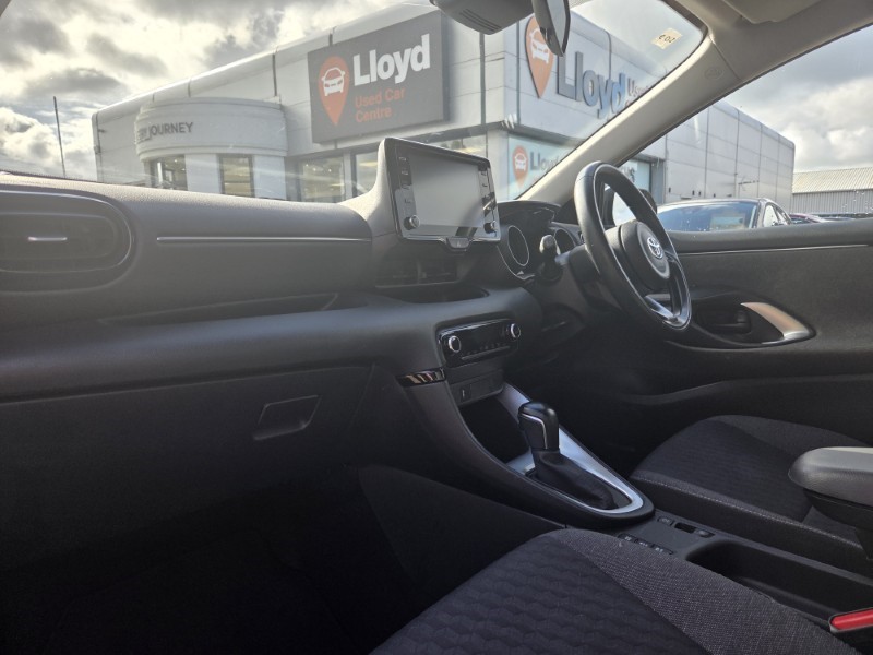 2021 (21) TOYOTA YARIS 1.5 Hybrid Design 5dr CVT 5492685