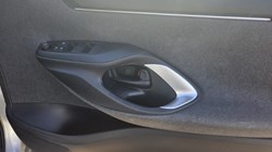 2021 (21) TOYOTA YARIS 1.5 Hybrid Design 5dr CVT 5492689