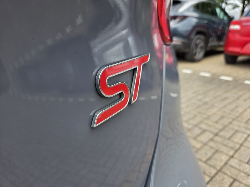 2018 (18) FORD FOCUS 2.0T EcoBoost ST-3 Navigation 5dr 5494302