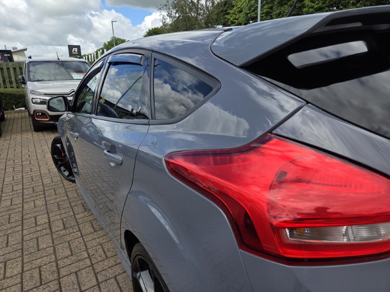 2018 (18) FORD FOCUS 2.0T EcoBoost ST-3 Navigation 5dr 5494301