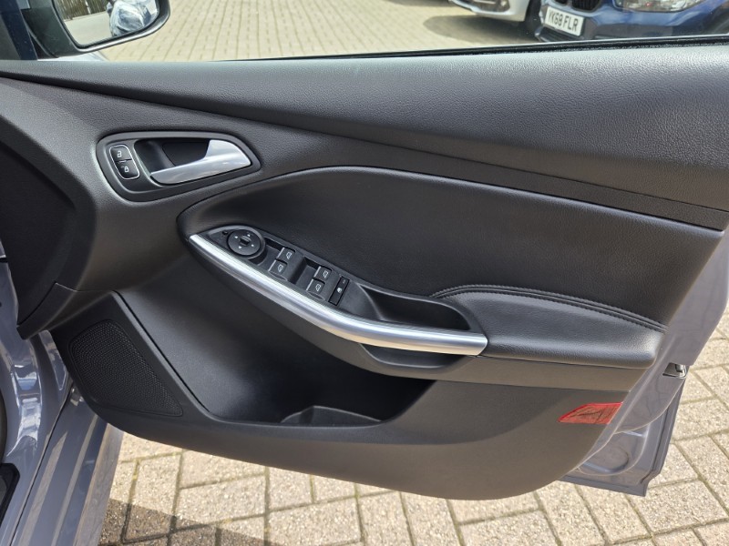 2018 (18) FORD FOCUS 2.0T EcoBoost ST-3 Navigation 5dr 5494321