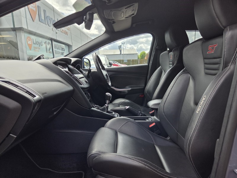 2018 (18) FORD FOCUS 2.0T EcoBoost ST-3 Navigation 5dr 5494318