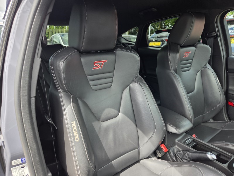 2018 (18) FORD FOCUS 2.0T EcoBoost ST-3 Navigation 5dr 5494320