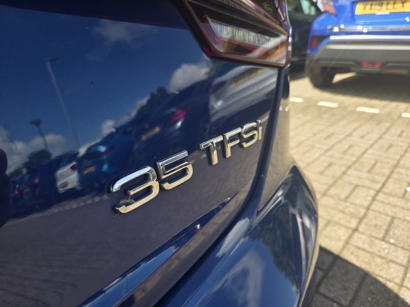 2019 (19) AUDI A4 35 TFSI Black Edition 4dr S Tronic 5520042