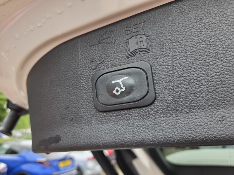 2019 (69) FORD KUGA 2.0 TDCi 180 ST-Line Edition 5dr Auto 5528687