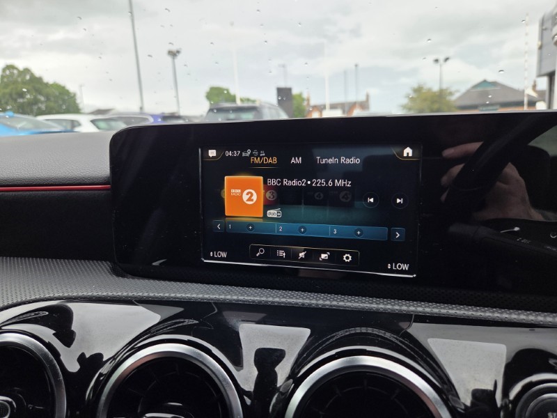 2019 (19) MERCEDES-BENZ A CLASS A200d AMG Line 5dr Auto 5524964