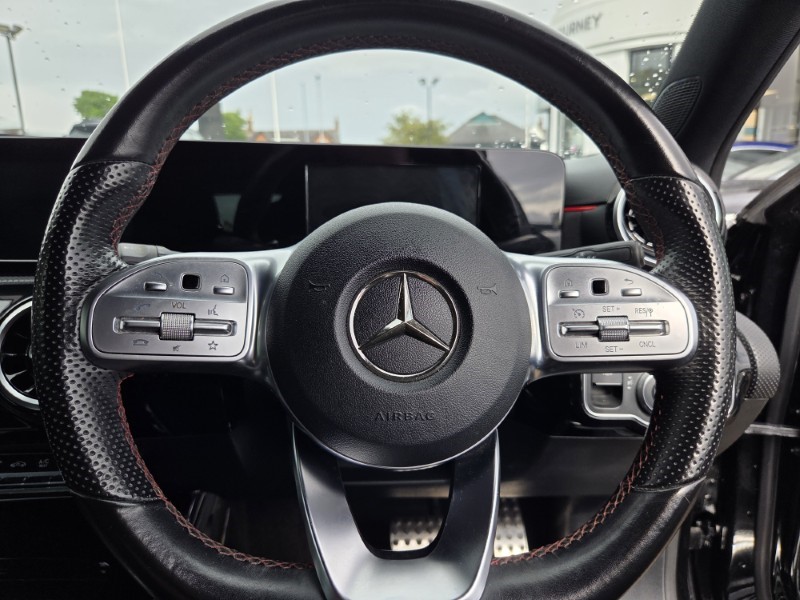2019 (19) MERCEDES-BENZ A CLASS A200d AMG Line 5dr Auto 5524958