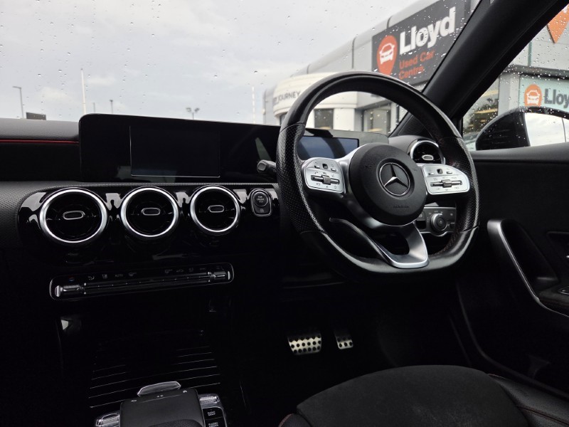 2019 (19) MERCEDES-BENZ A CLASS A200d AMG Line 5dr Auto 5524947