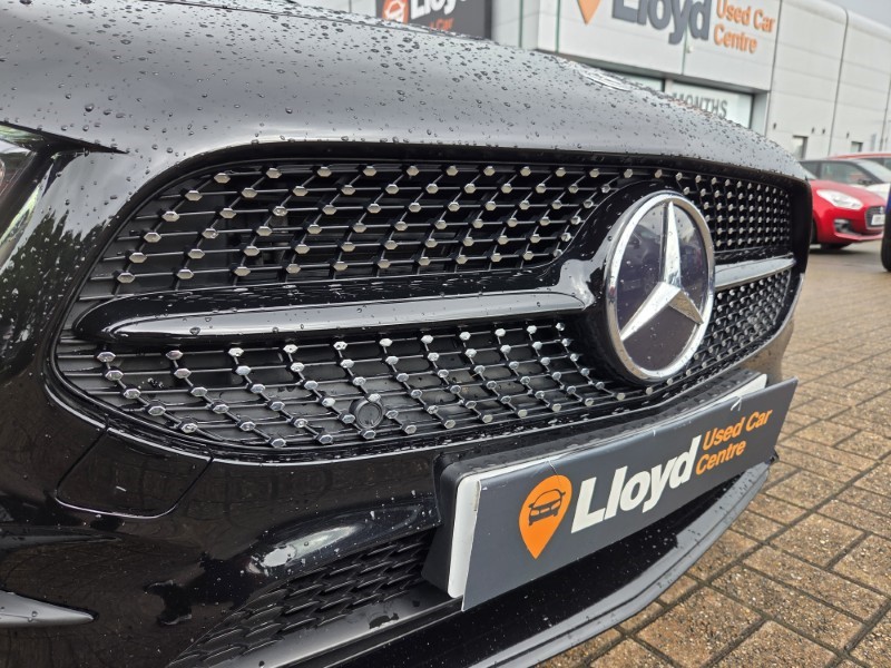 2019 (19) MERCEDES-BENZ A CLASS A200d AMG Line 5dr Auto 5524932