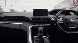 2019 (19) PEUGEOT 3008 1.5 BlueHDi Allure 5dr 5523685