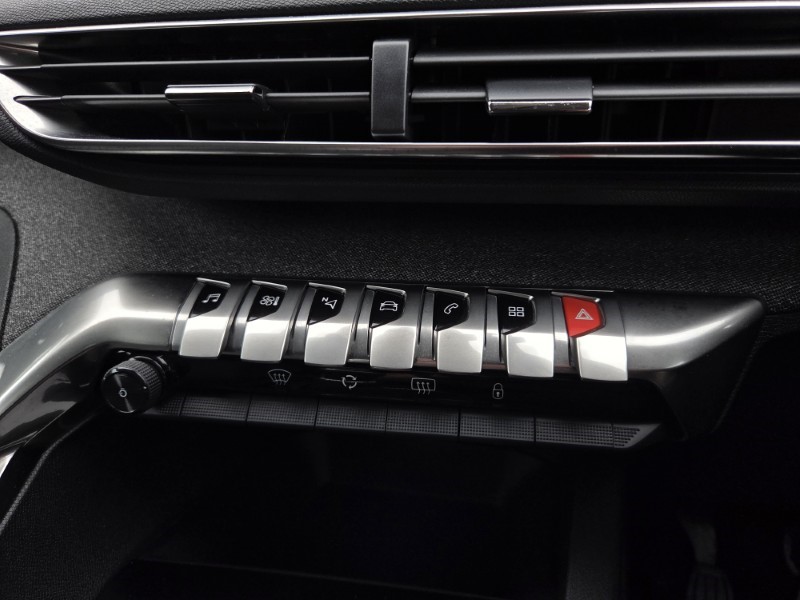 2019 (19) PEUGEOT 3008 1.5 BlueHDi Allure 5dr 5523701