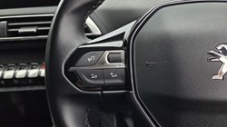 2019 (19) PEUGEOT 3008 1.5 BlueHDi Allure 5dr 5523695