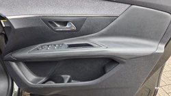2019 (19) PEUGEOT 3008 1.5 BlueHDi Allure 5dr 5523693