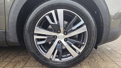 2019 (19) PEUGEOT 3008 1.5 BlueHDi Allure 5dr 5523666
