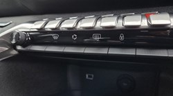 2019 (19) PEUGEOT 3008 1.5 BlueHDi Allure 5dr 5523700