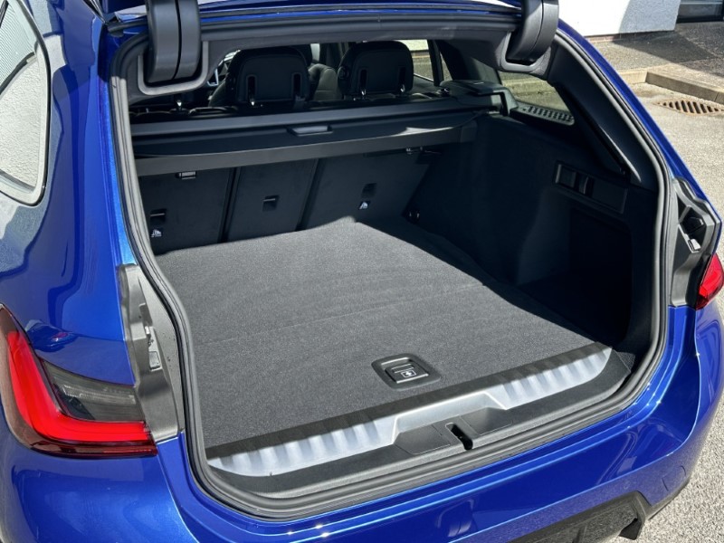  BMW 3 SERIES 330e 22.3 kWh M Sport 5dr Step Auto [Pro Pack] 5285151