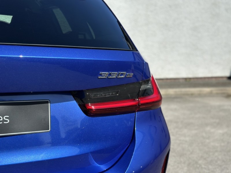  BMW 3 SERIES 330e 22.3 kWh M Sport 5dr Step Auto [Pro Pack] 5285147
