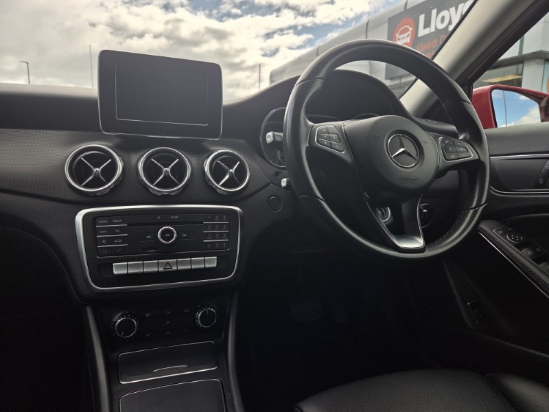 2018 (67) MERCEDES-BENZ GLA 200 SE 5dr Auto 5568005
