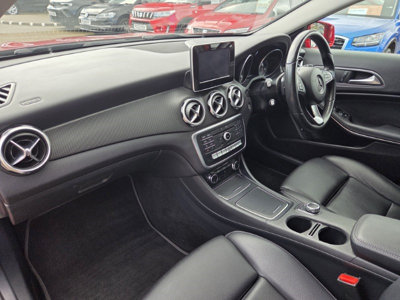 2018 (67) MERCEDES-BENZ GLA 200 SE 5dr Auto 5568010