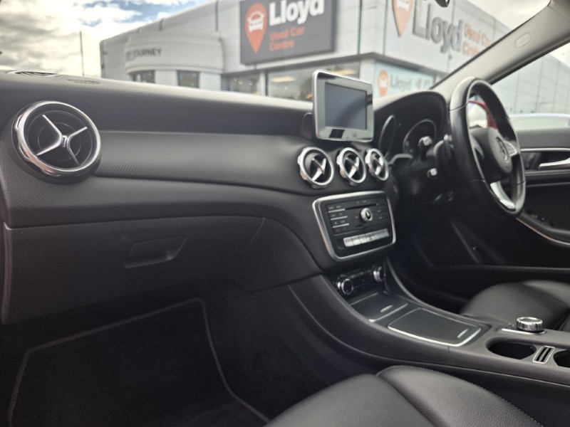 2018 (67) MERCEDES-BENZ GLA 200 SE 5dr Auto 5568008