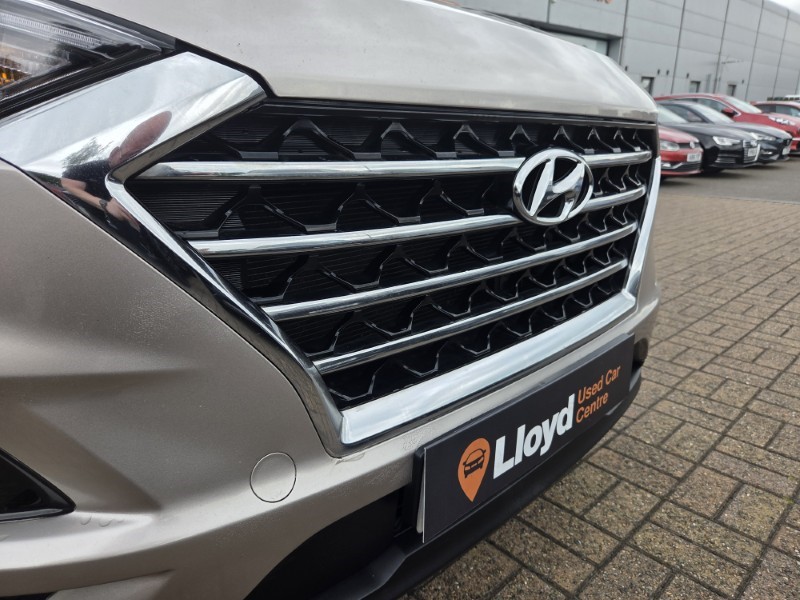 2019 (19) HYUNDAI TUCSON 1.6 GDi SE Nav 5dr 2WD 5560291