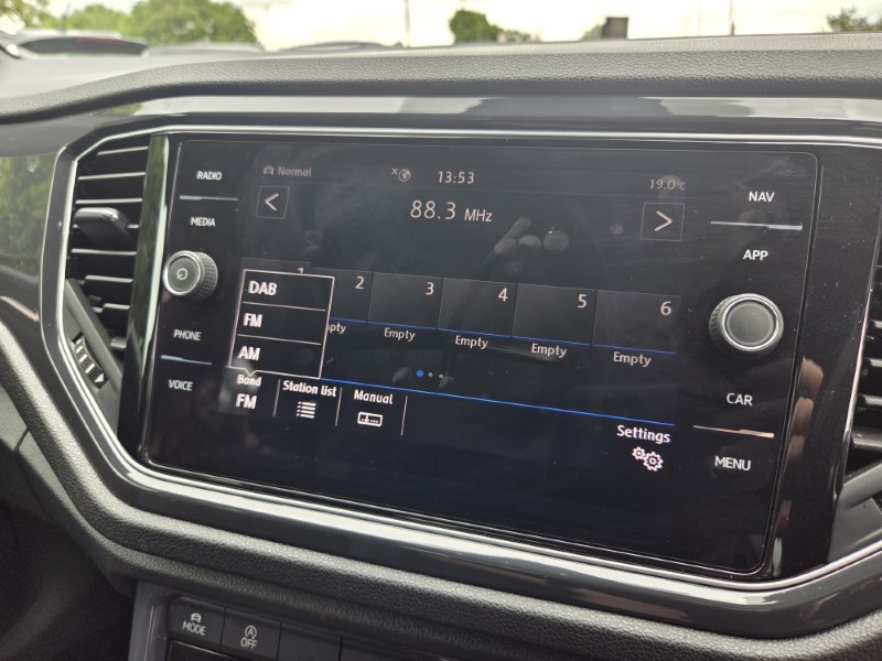 2018 (18) VOLKSWAGEN T-ROC 1.5 TSI EVO R-Line 5dr DSG 5560370