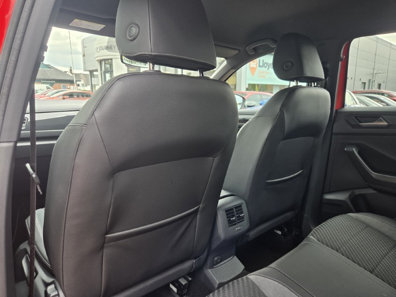 2018 (18) VOLKSWAGEN T-ROC 1.5 TSI EVO R-Line 5dr DSG 5560349