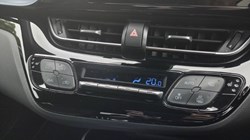 2020 (70) TOYOTA C-HR 1.8 Hybrid Design 5dr CVT 5572134
