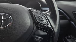 2020 (70) TOYOTA C-HR 1.8 Hybrid Design 5dr CVT 5572130