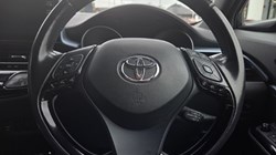 2020 (70) TOYOTA C-HR 1.8 Hybrid Design 5dr CVT 5572131