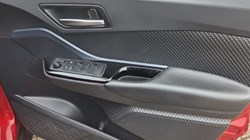 2020 (70) TOYOTA C-HR 1.8 Hybrid Design 5dr CVT 5572127