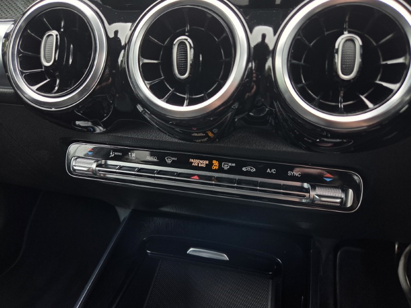 2021 (21) MERCEDES-BENZ GLB 200 AMG Line 5dr 7G-Tronic 5582209